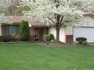 4772 Lindsey Ln, Richmond Heights, OH 44143