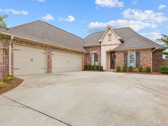 5th image of 132 Camden Lake Cir