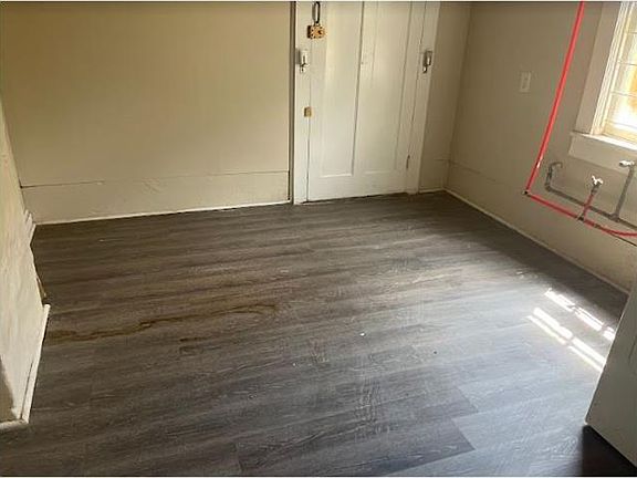2nd image of 813 Alix St #A