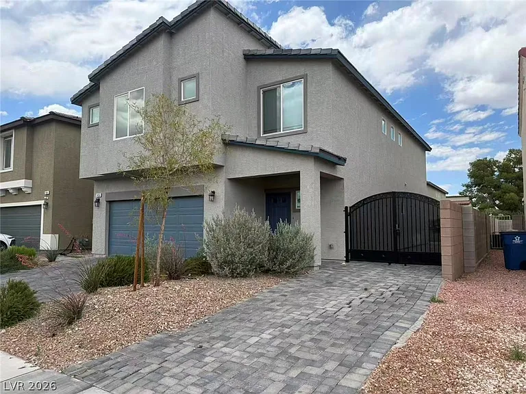 7456 W Diablo Dr — Photo 2