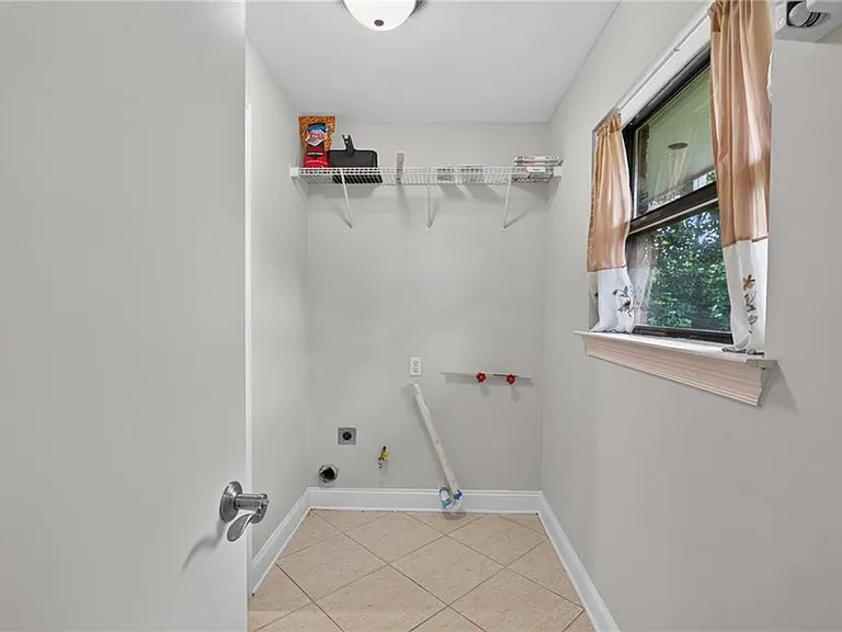 5566 Jacquelyn Ct — Photo 33