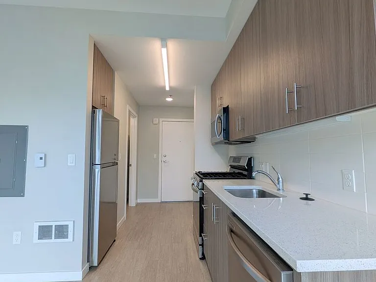 Division 31 Apartments — Photo 15