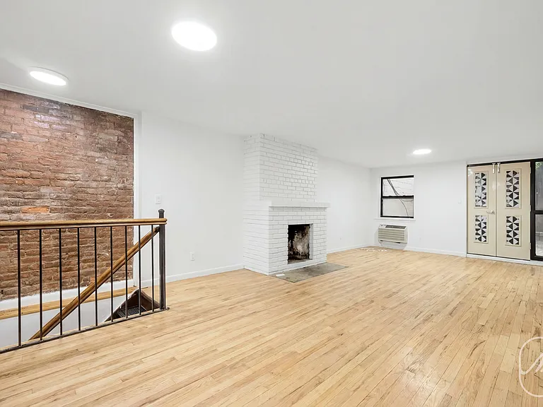 313 W 29th St #B — Photo 4