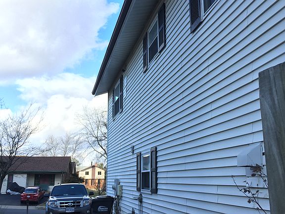 2nd image of 422 N Argonne Ave