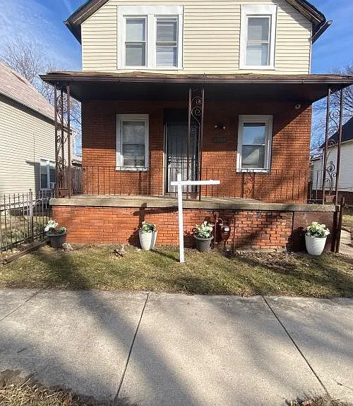 11809 S Lafayette Ave — Photo 1