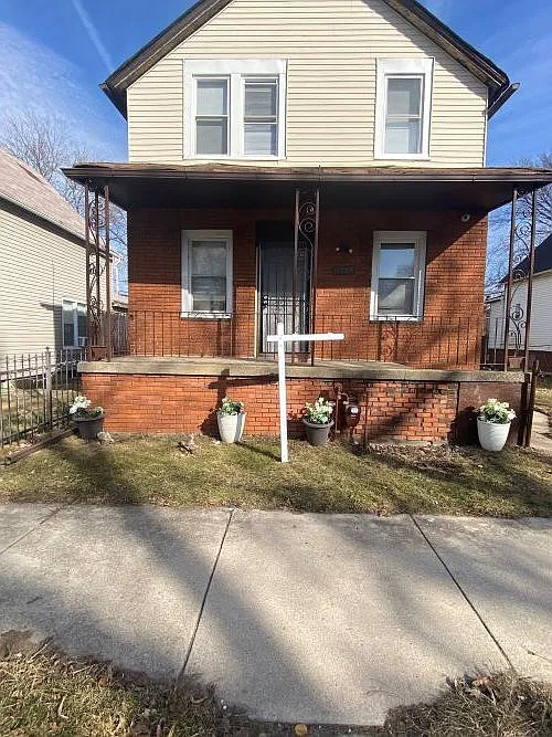 11809 S Lafayette Ave