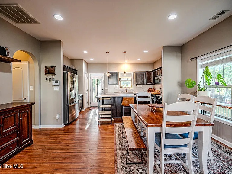 113 Sedgewood Ct — Photo 9