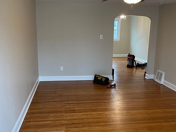 4th image of 815 Crescent Dr