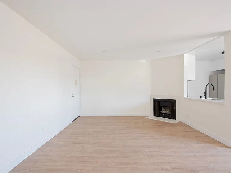 5740 Camellia Ave — Photo 8