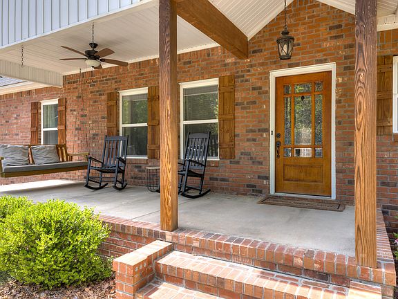 4th image of 2119 Tanglewood Rd