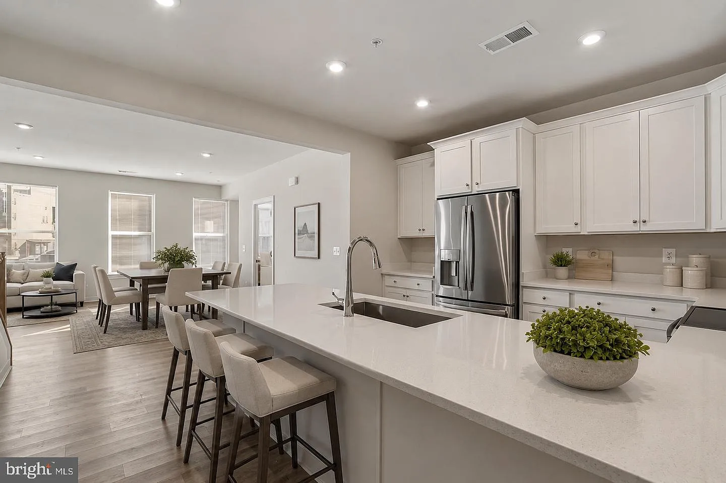 2 bed, 2.5 bath, 1670 sqft, $3,100 — Photo 4