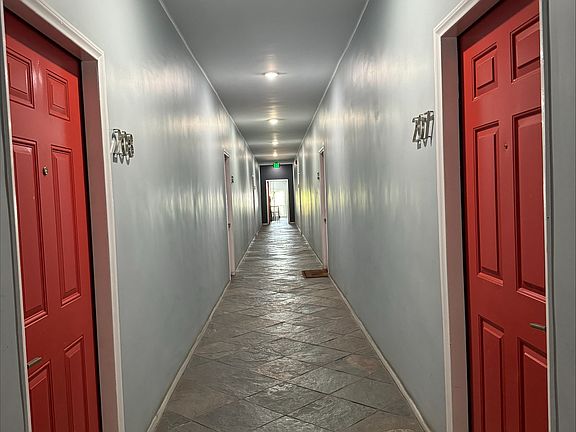 5th image of 859 Sanborn Ave #0B-1Ba-475Sqft