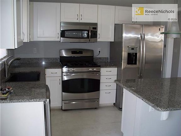 2nd image of 9943 Oakdell Dr