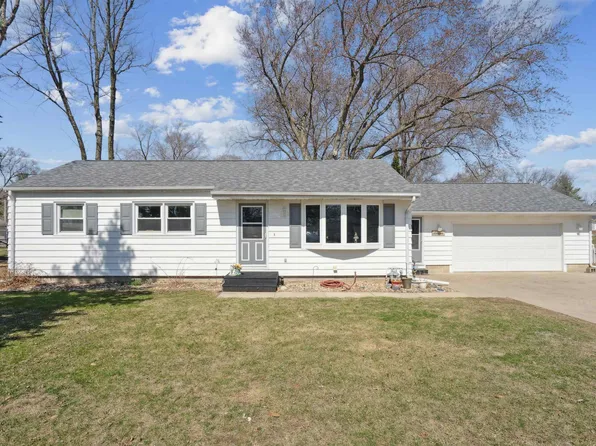 204 Marie Ave, Elk Run Heights, IA 50707