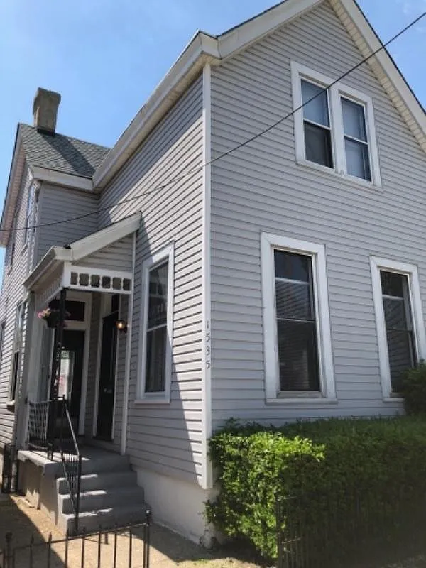 1535 Saint Clair St photo 1