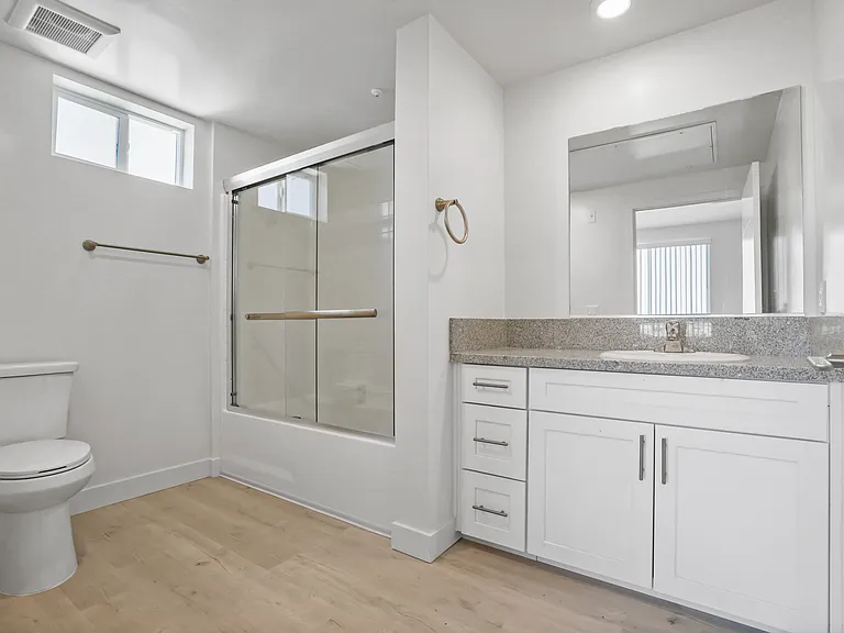 8802 Van Nuys Blvd #405 — Photo 6