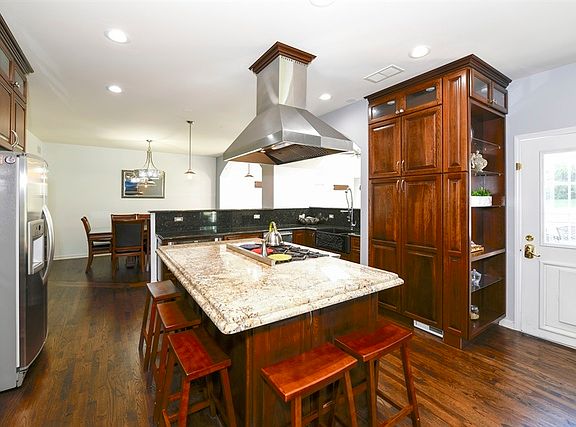 5th image of 3557 Charlemaine Dr