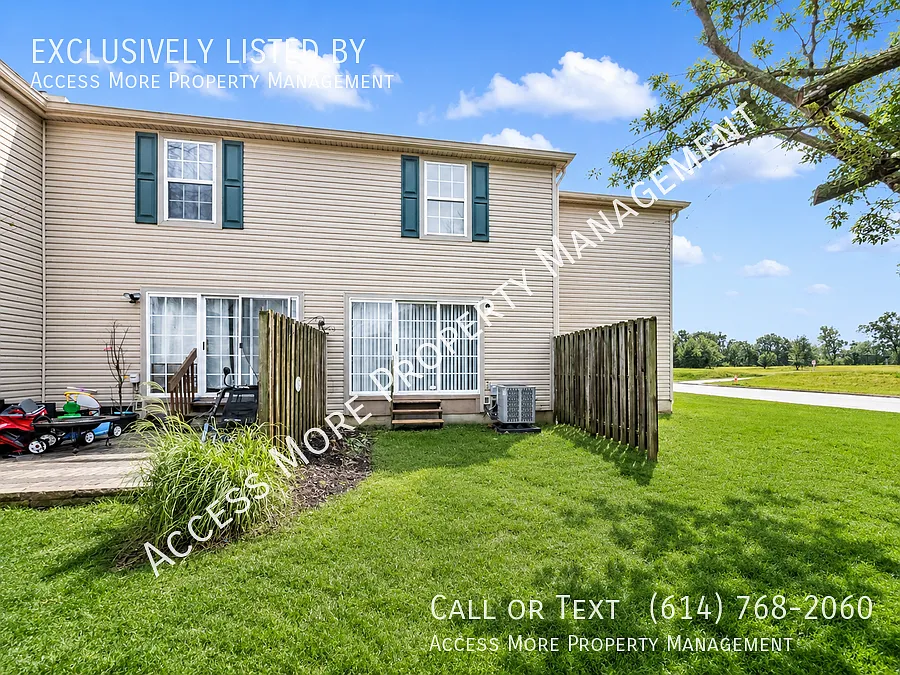 Awesome 3 Bed 2.5 Bath W/ Garage Condo In Hilliard! — Photo 2