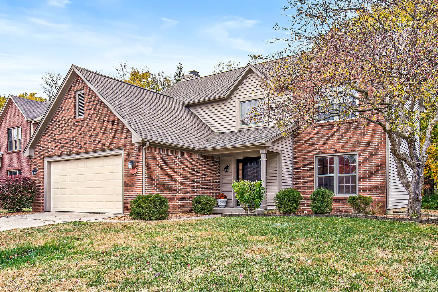 6369 Stonecreek Dr photo 1