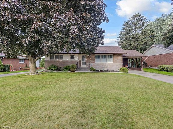 3rd image of 18 Kingsmount Cres