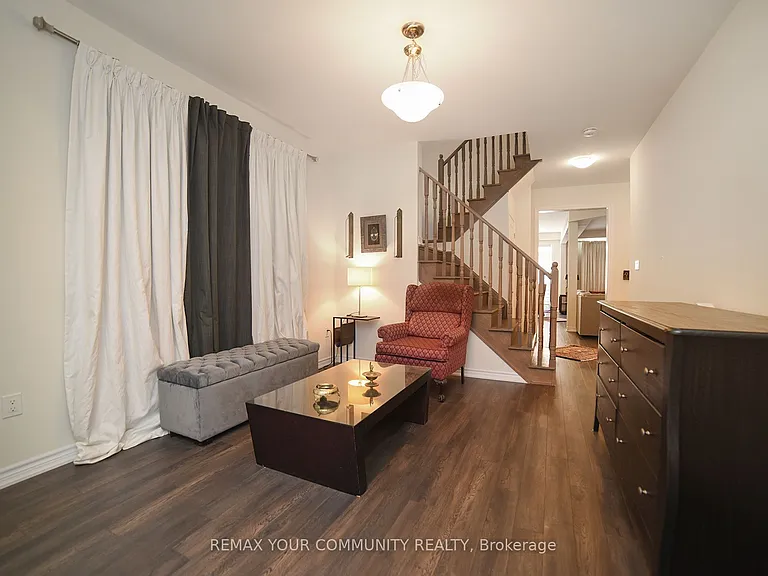 12 Viola St — Photo 4