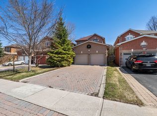 626 College Manor Dr, Newmarket, ON
