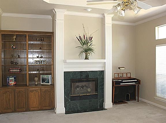 3rd image of 384 Sandhill Dr