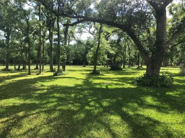 534 Private Road 652, Bay City, TX 77414