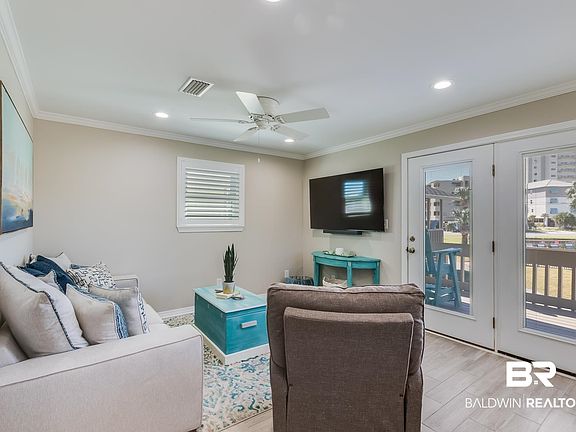 4th image of 1028 W Beach Blvd #6