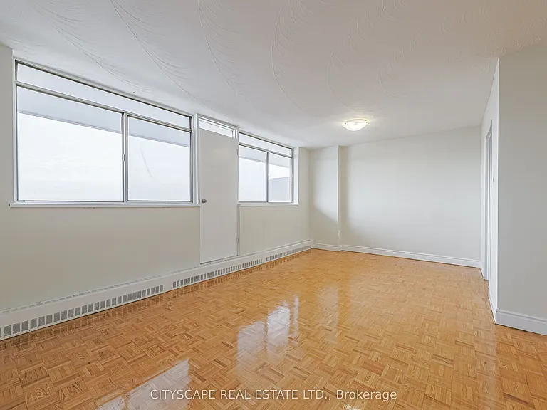 100 Rowena Dr #712 — Photo 6