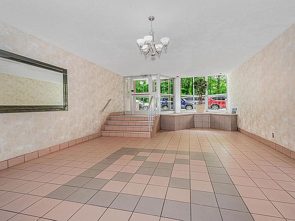 2nd image of 6535 Broadway APT 6C