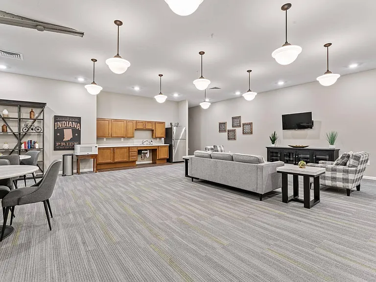 Blackhawk Commons — Photo 23