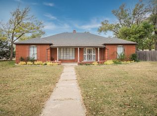 410 S Wilson St, Claude, TX 79019