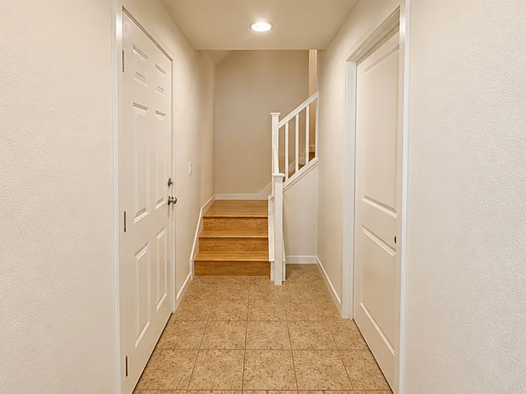 1911 Aberdeen Ln — Photo 3
