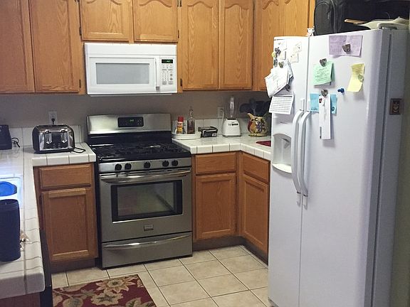 2nd image of 563 Delhi Ave