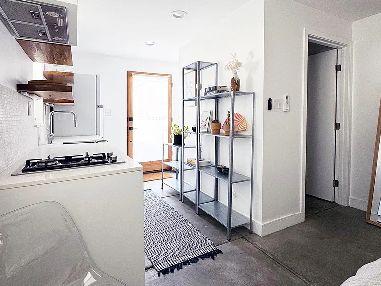 2823 1/2 Allesandro St — Photo 6