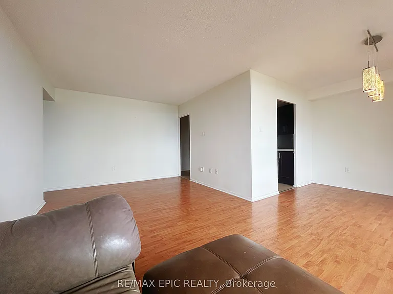 350 Seneca Hill Dr #908 — Photo 7
