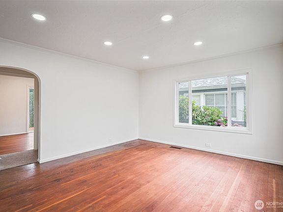 2nd image of 527 24th Avenue
