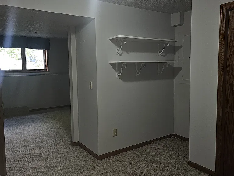 1372 Bartosh Ln — Photo 14