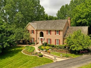 26076 Twin Pond Rd, Lake Barrington, IL 60010
