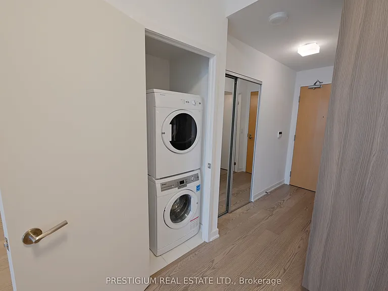 11 Wellesley St W #1804 — Photo 4