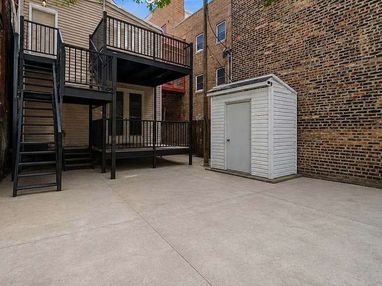 2452 W Arthington St #1 — Photo 10