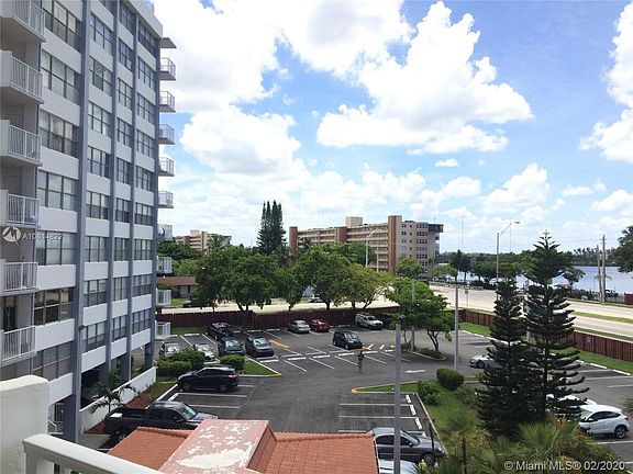 2nd image of 1200 NE Miami Gardens Dr APT 412W