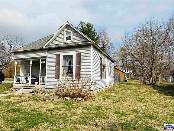 3rd image of 904 S Leavitt St