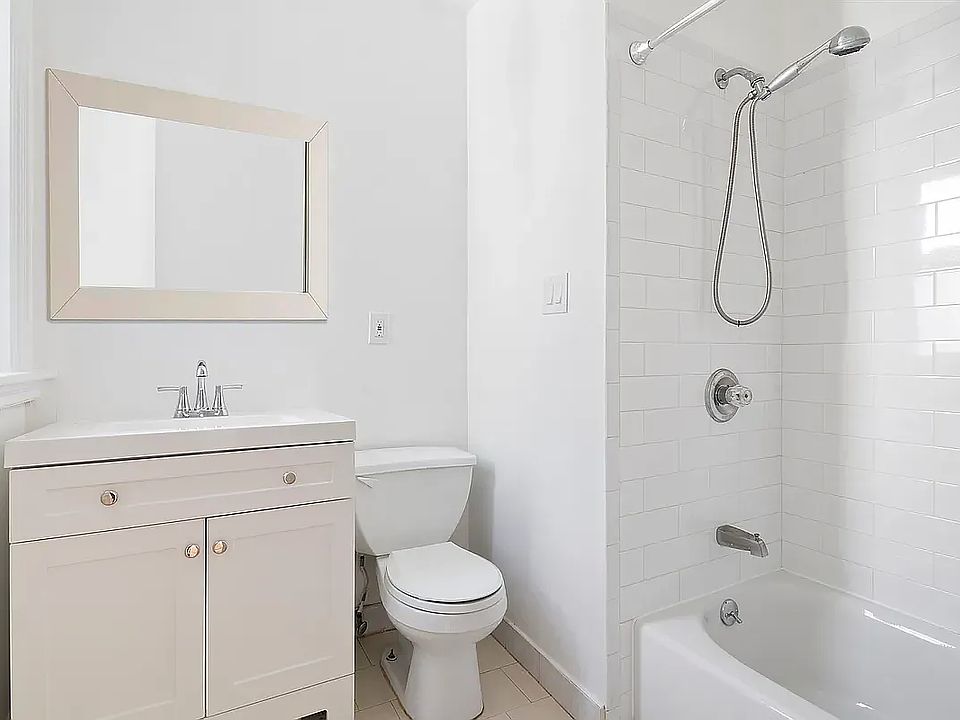 2nd image of 218 Hawthorne St #2