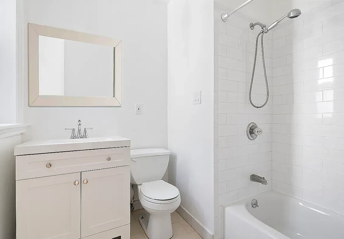 Building Photo - 218 Hawthorne St #2