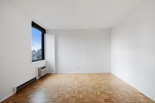 Rented by Halstead Real Estate | media 6