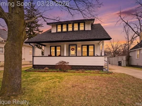 21416 Roosevelt Ave, Farmington Hills, MI 48336