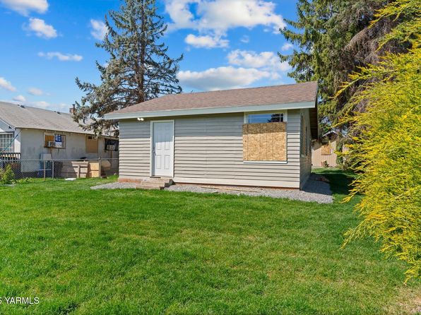 810 S 6th Ave, Yakima, WA 98902