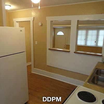 2nd image of 618 1/2 15th St N ,